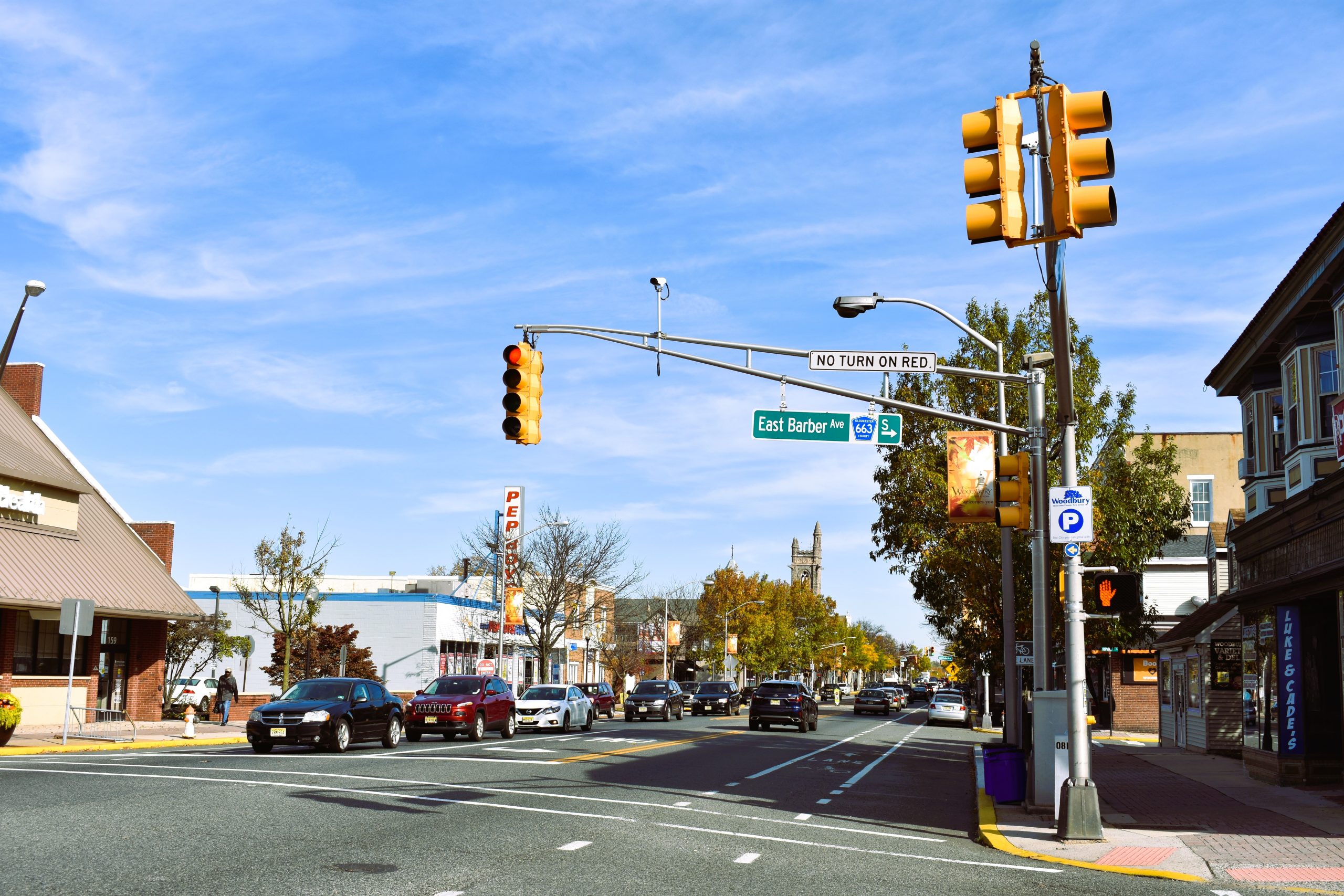 Picture of stoplight on busy street